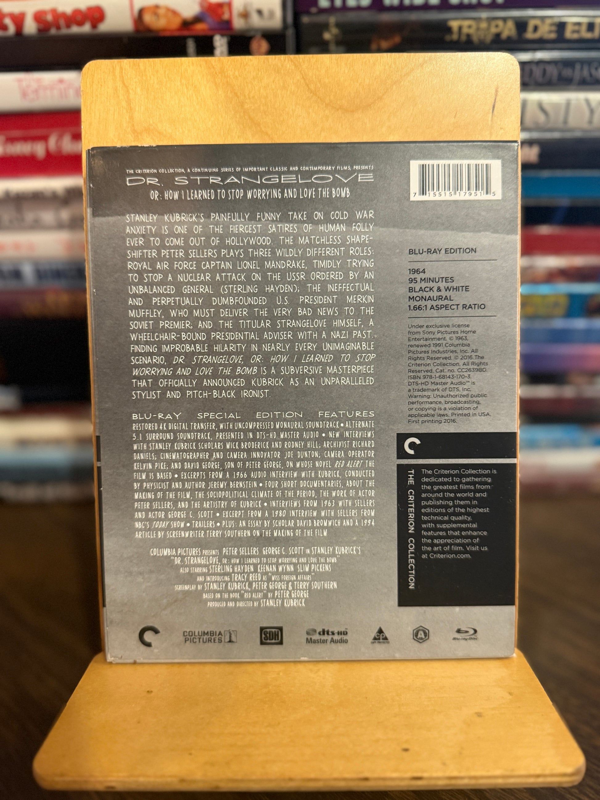 Dr. Strangelove or: How I Learned to Stop Worrying and Love the Bomb Blu-ray