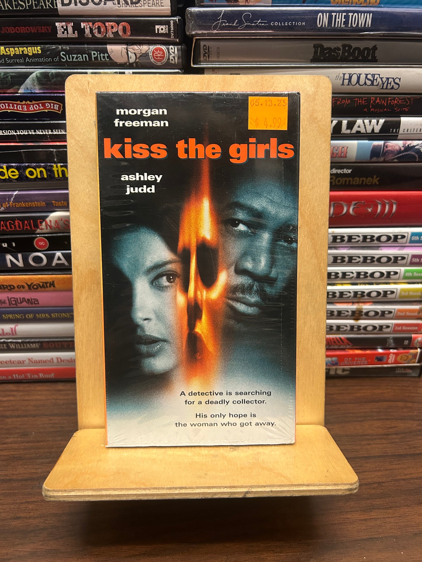Kiss the Girls VHS