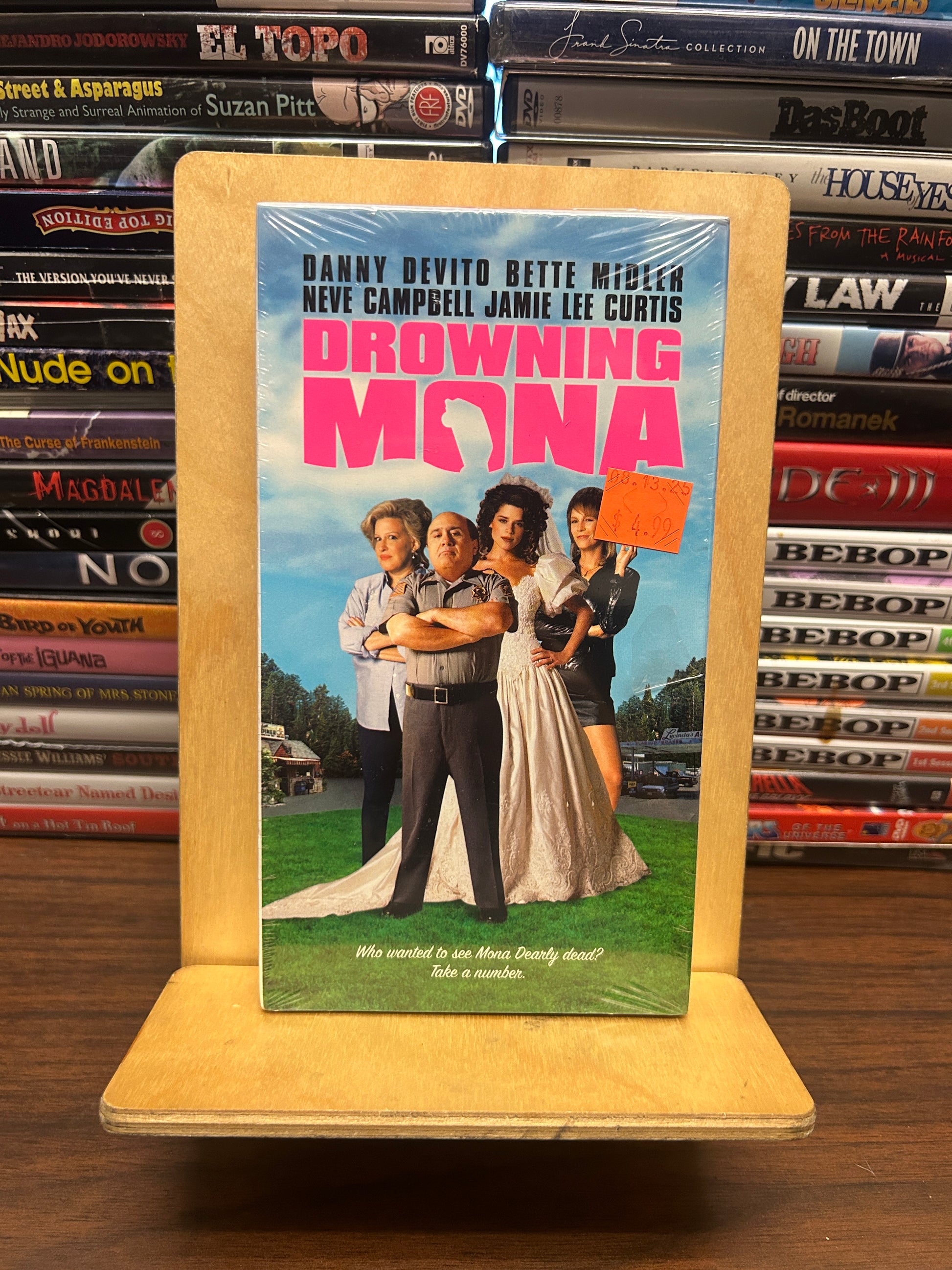 Drowning Mona VHS