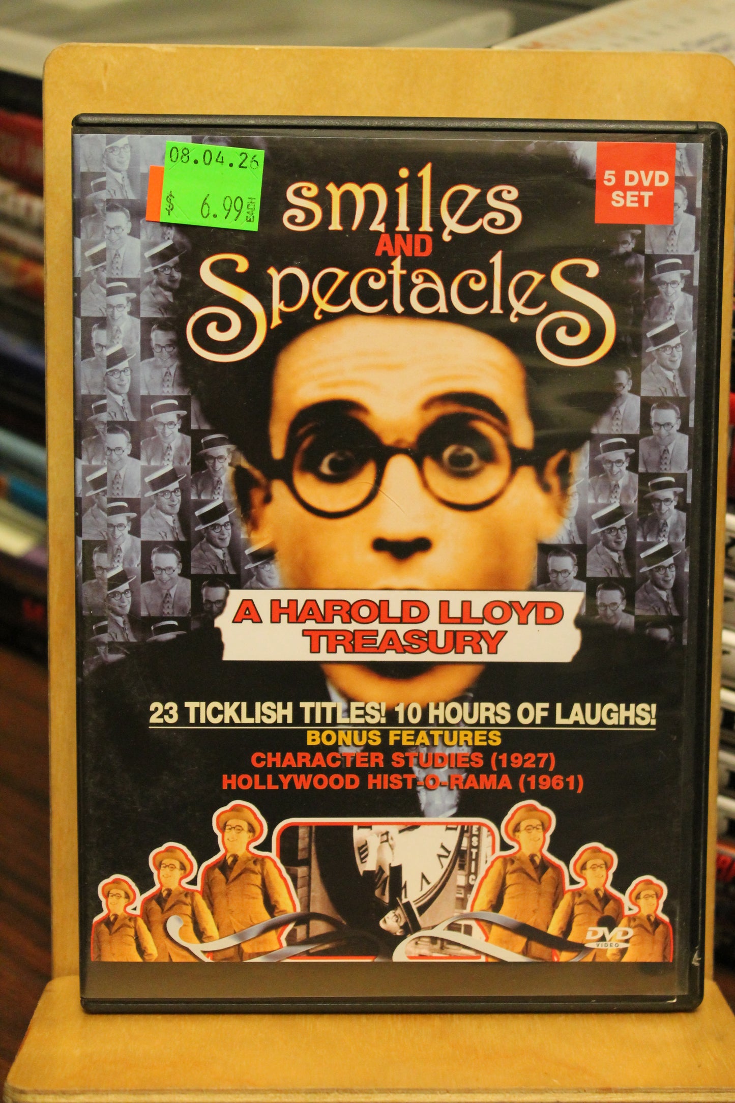 Smiles and Spectacles: A Harold Lloyd Treasury DVD