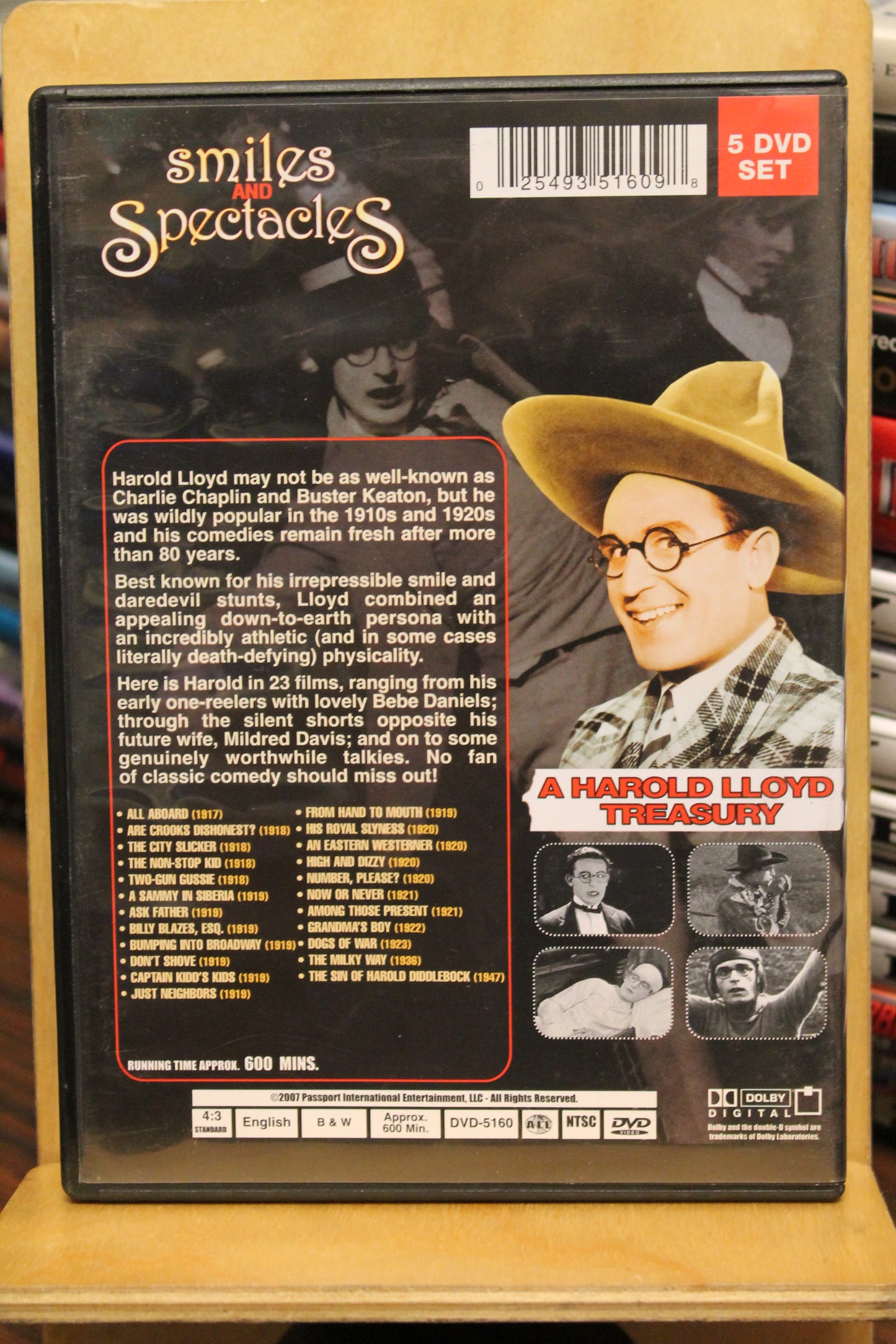 Smiles and Spectacles: A Harold Lloyd Treasury DVD